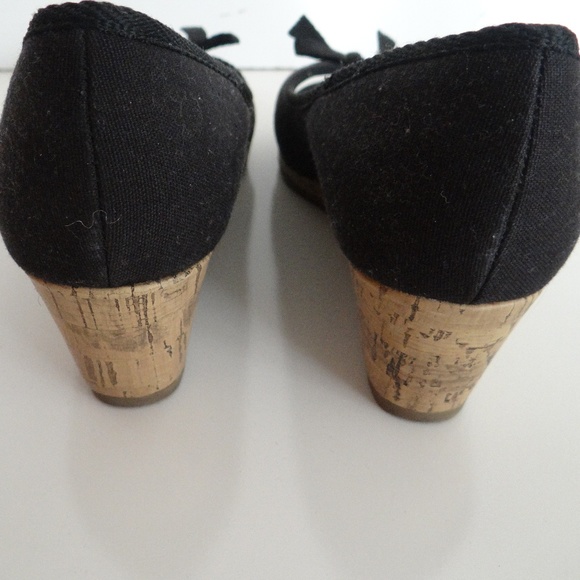 Girl's American Eagle Black Wedges Size 4 1/2 New - Picture 3 of 6